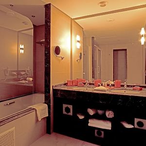 Deluxe Double Room Pool Medina View